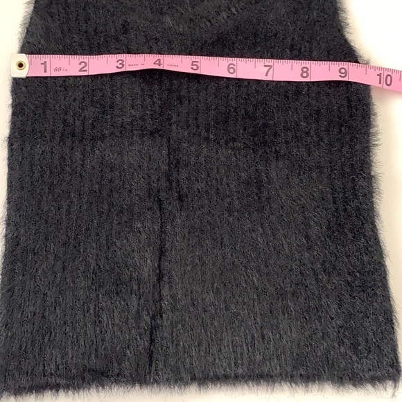 Hot & Delicious Fuzzy Hairy Cropped Top - Picture 4 of 8